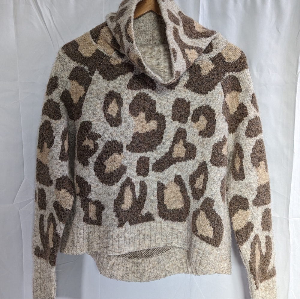 Oak and Ivy cowl neck sweater small